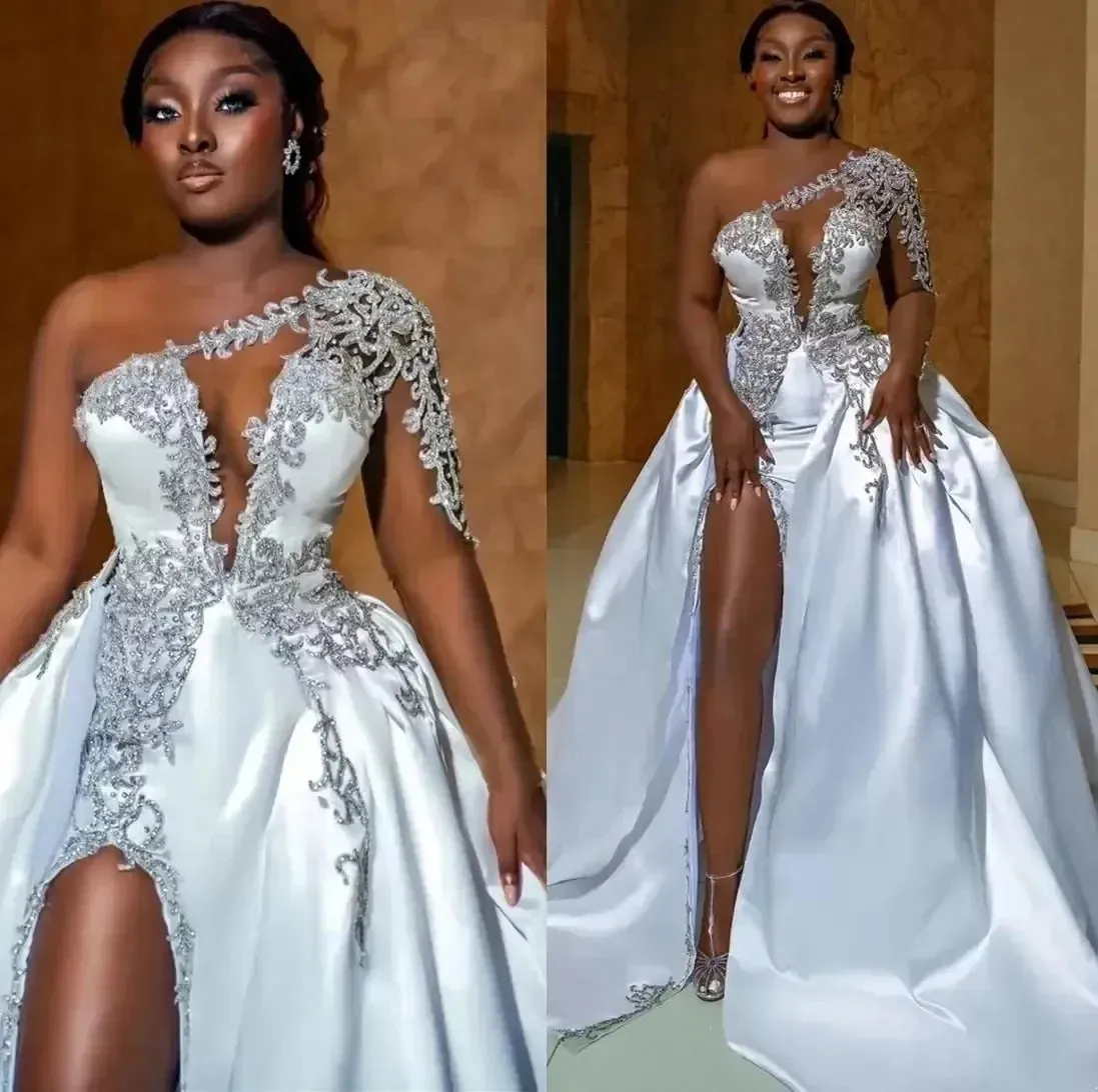 African Sexy High Split Wedding Dresses A Line One Shoulder Beaded Appliques Keyhole Neck Slit Bridal Gowns Plus Size Robes