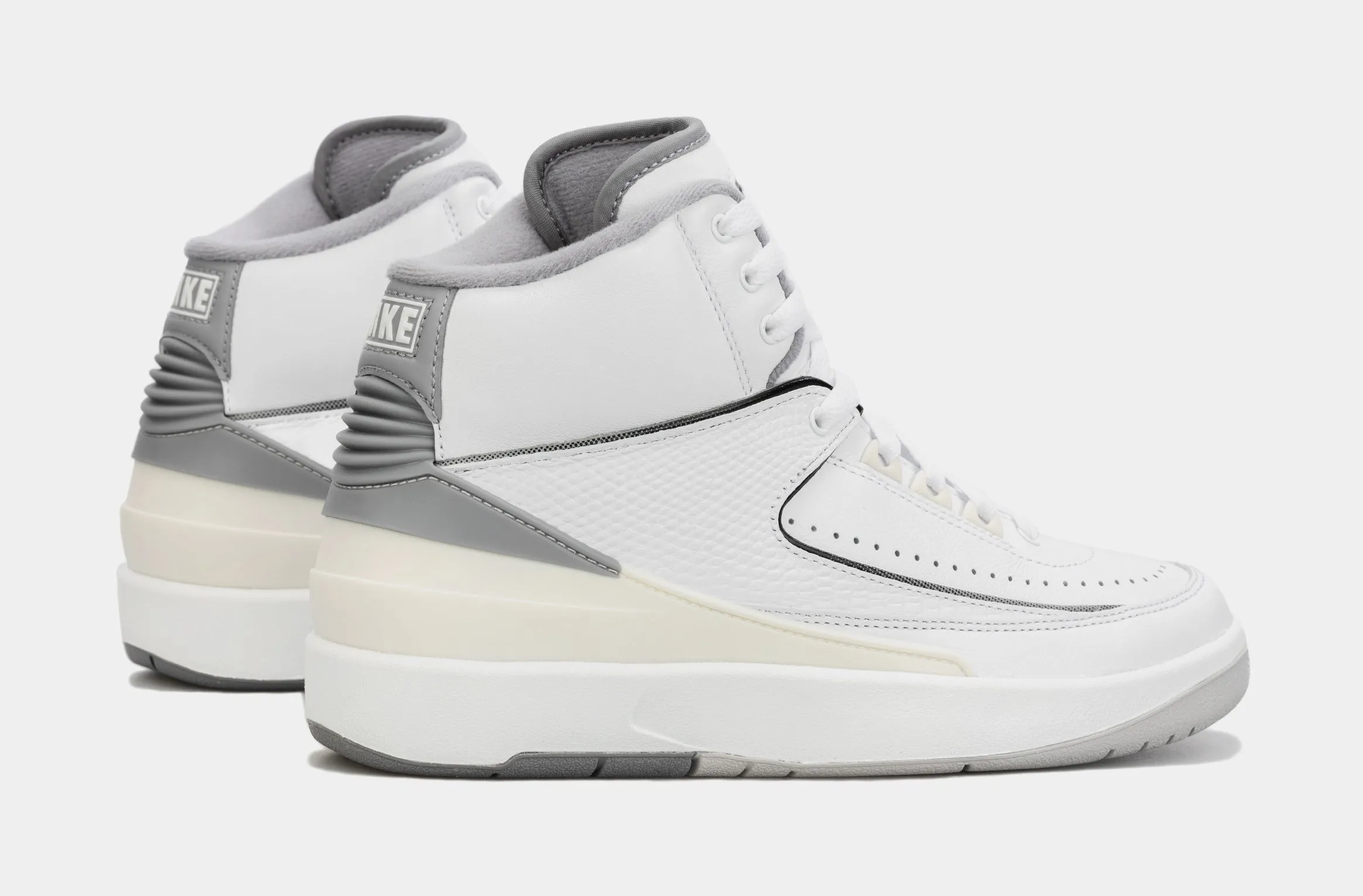 Air Jordan 2 Retro Cement Grey Grade School Lifestyle Shoes (Grey/White)