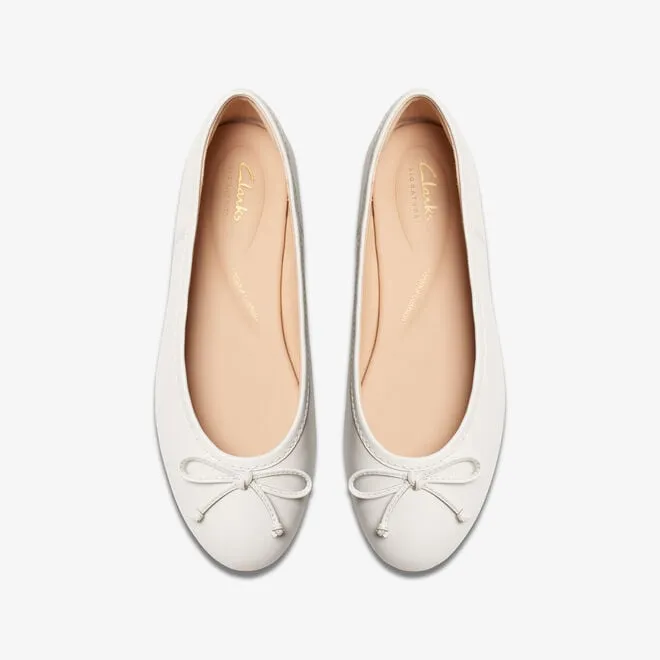 Clarks Fawna Lily Off White Pumps