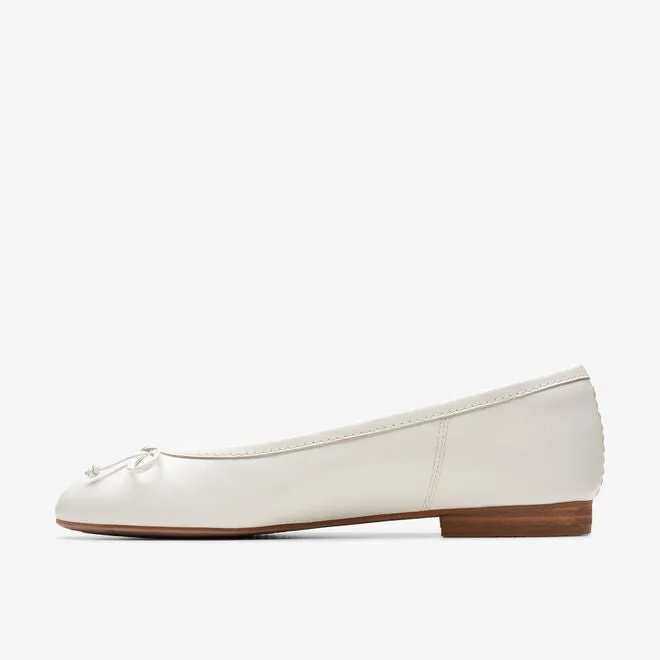 Clarks Fawna Lily Off White Pumps