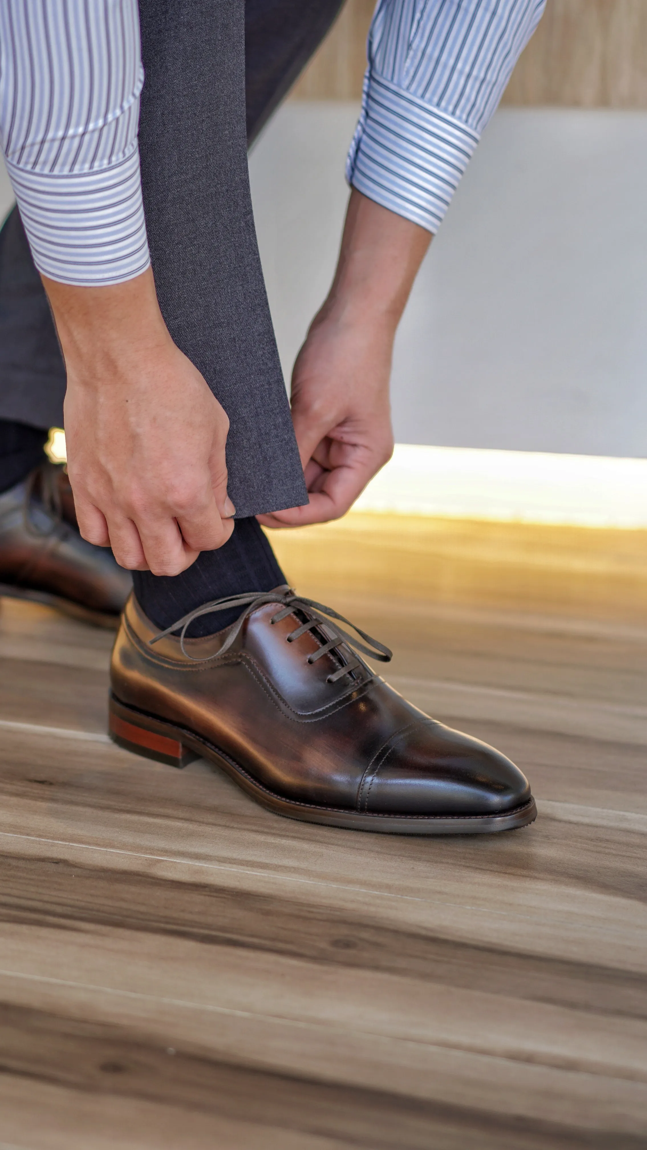 Handcrafted Brown Cap-Toe Oxford Shoes.