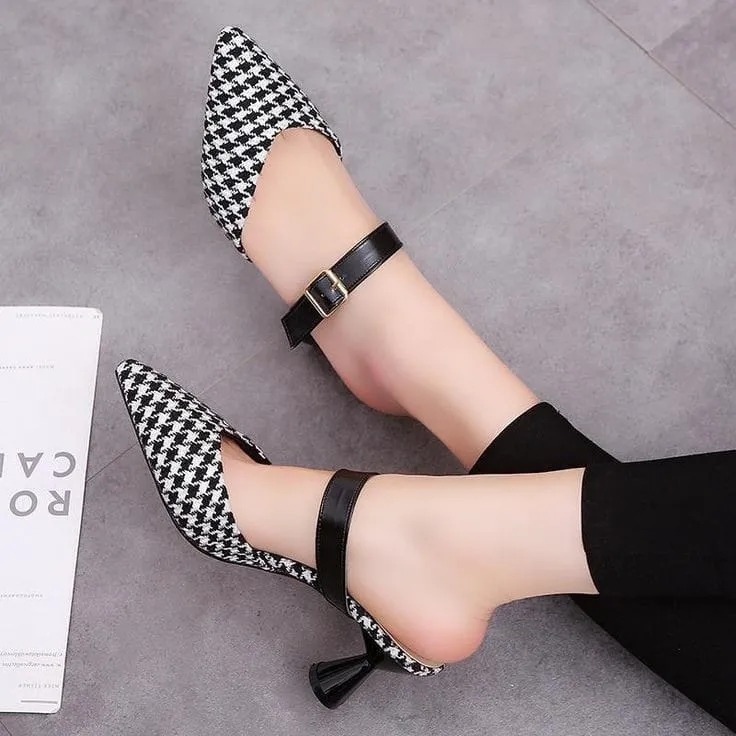 Lattice Pattern Pointed Toe Backless Heel