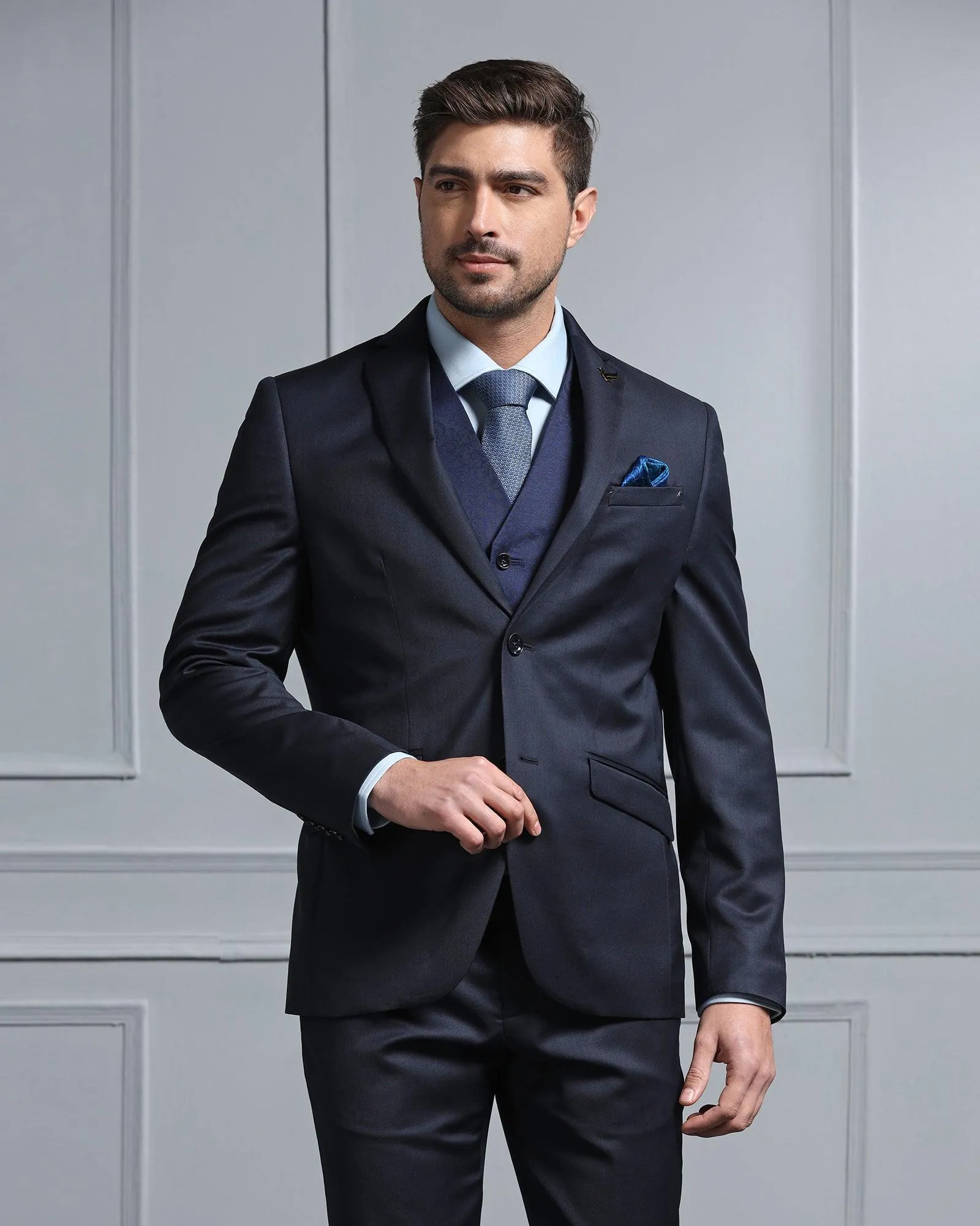 Luxe Three Piece Navy Solid Formal Suit - Jetz