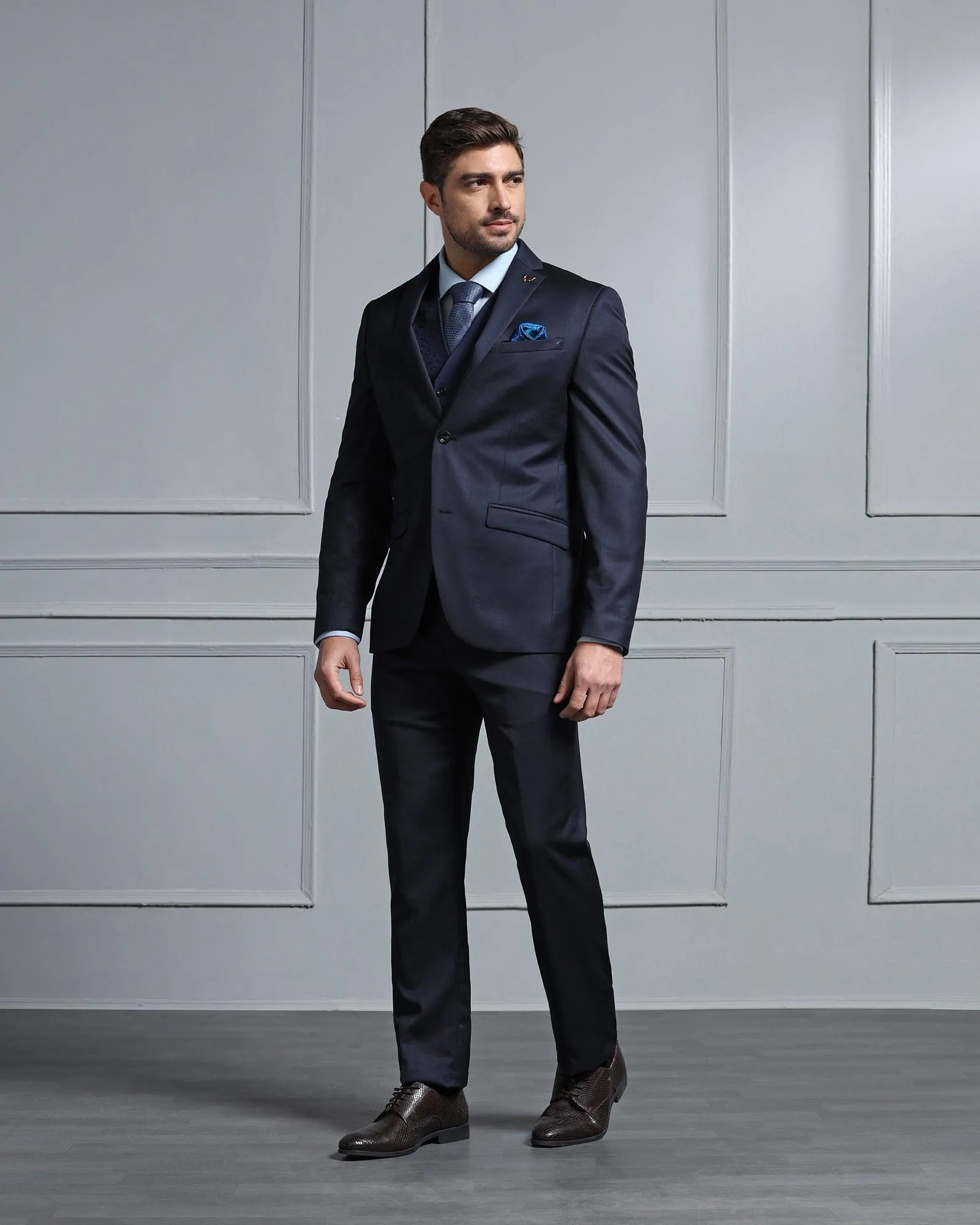 Luxe Three Piece Navy Solid Formal Suit - Jetz