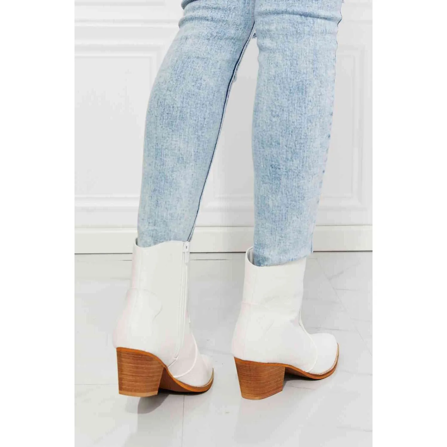 MMShoes Watertower Town Faux Leather Western Ankle Boots in White