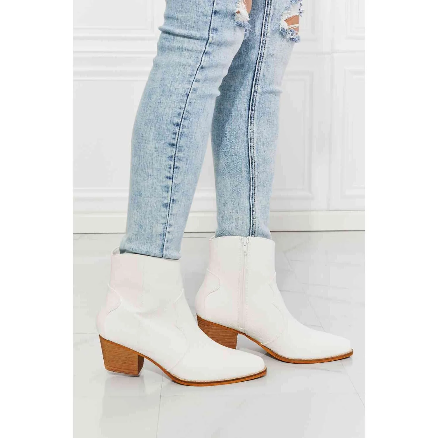 MMShoes Watertower Town Faux Leather Western Ankle Boots in White