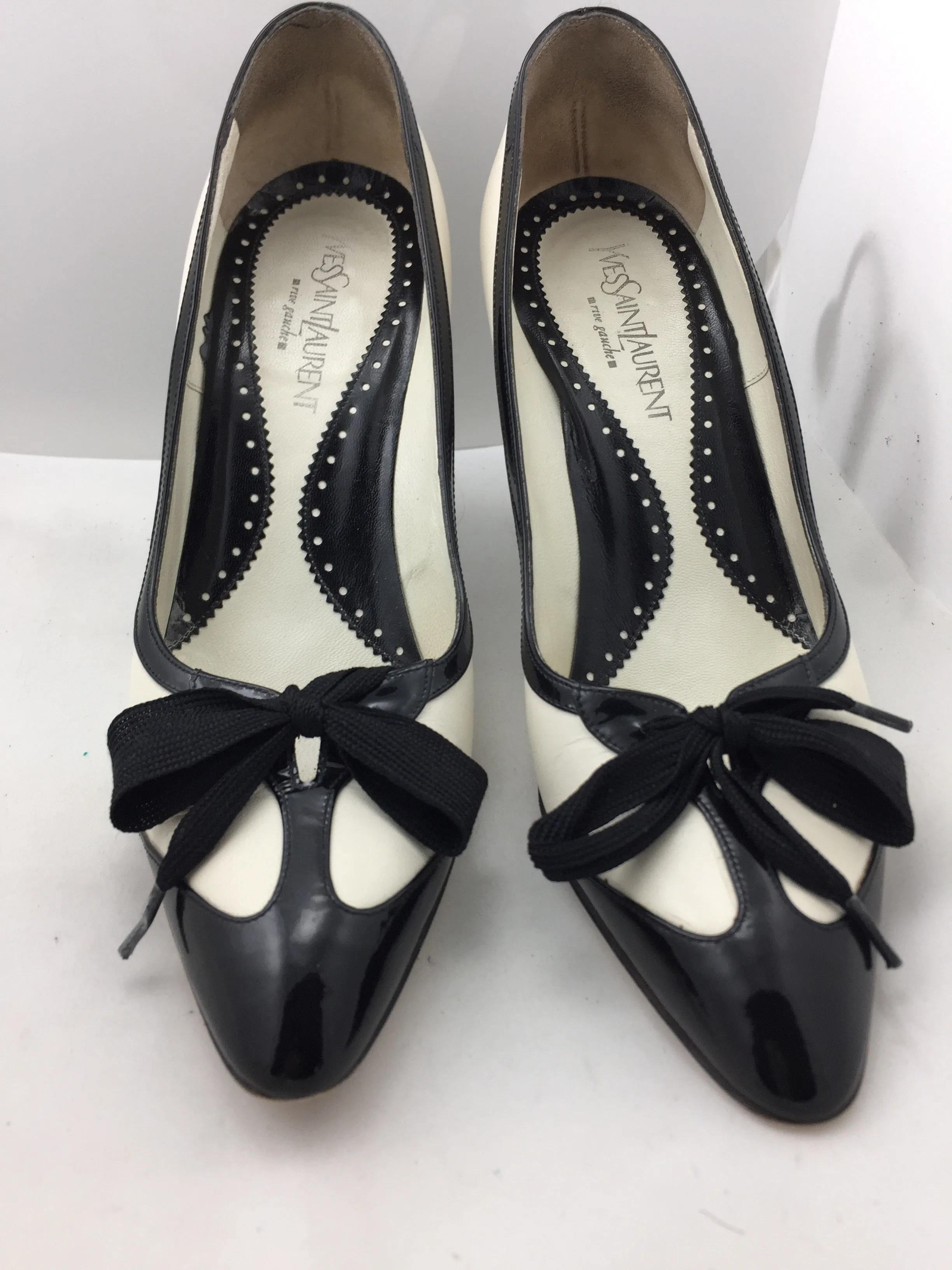 Yves St. Laurent Pumps!